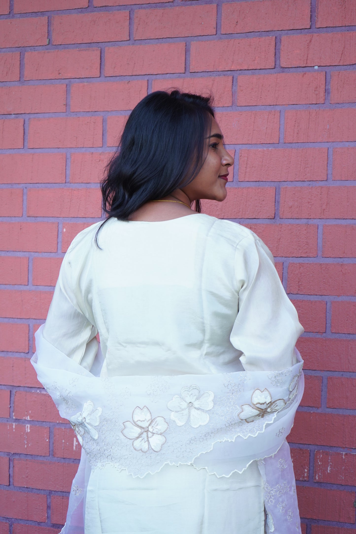 Embroidery Off-white Kurta with Duppatta and Pant